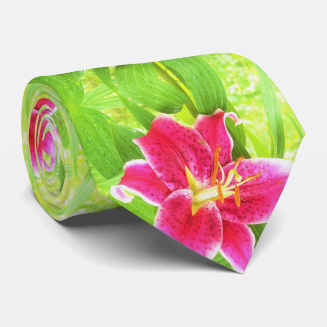 Cravate Un stargazer rose assez profond Lily sur Lime Gree (Roulé)
