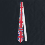 Cravate Union Jack - Drapeau du Royaume-Uni<br><div class="desc">Maintenant,  vous pouvez avoir l'air d'avoir le drapeau du Royaume-Uni brodé sur votre T-shirt,  casquette,  ou bouton ! L'Angleterre,  l'Irlande,  l'Ecosse et le Pays de Galles sont représentés avec ce design,  texturé pour ressembler à un travail sur points.</div>