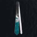 Cravate Vagues turquoises Artsy modernes de plage d'océan<br><div class="desc">Transformez votre style avec cette conception à la mode. Elle comporte des vagues noires bleues et grises turquoises artsy et modernes de plage d'océan, la copie qui ajoutera un certains panache et talent à la mode à votre inventaire personnel des accessoires et des produits de mode, ou si cette conception...</div>