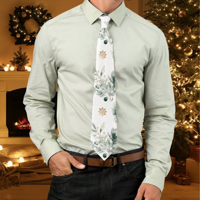 Cravate Végétation d'hiver Snowflakes Gold Noël (Custom Christmas necktie with winter greenery, pine branches, berries and gold snowflakes.)