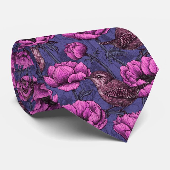 Cravate Wrens dans le jardin de l'anémone (Roulé)