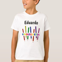 Crayons colorés T-shirt garçon de jardin d'enfants