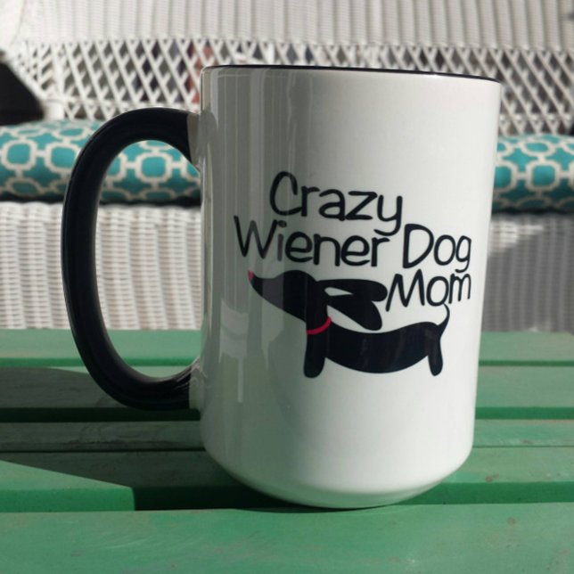 Crazy Wiener Chien Maman Dachshund Café Mug (Crazy wiener dog mom mug for dachshund lovers! Sip coffee while petting a doxie.)