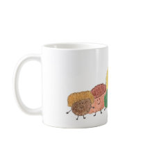 Créatures mignonnes et duveteuses sur un mug