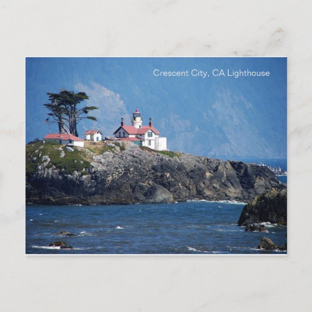 Crescent City, CA Lighthouse sur carte postale (Devant)