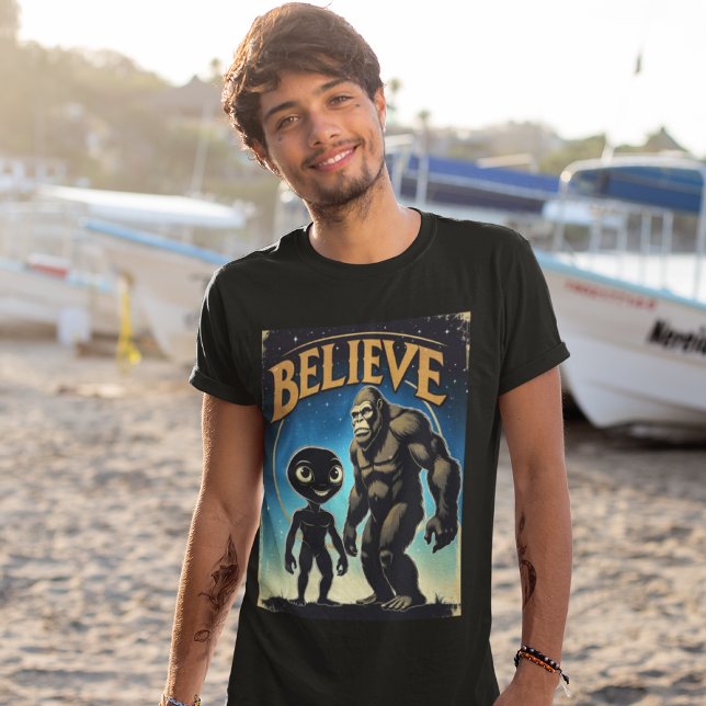Croire au T-Shirt Alien Bigfoot Cryptide (Créateur téléchargé)