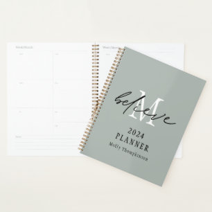 Croire Script 2024 Monogramme Nom initial Sage