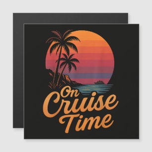 Croisière de vacances au coucher du soleil sous le