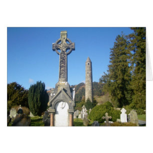 Croix de St. Kevin et tour ronde