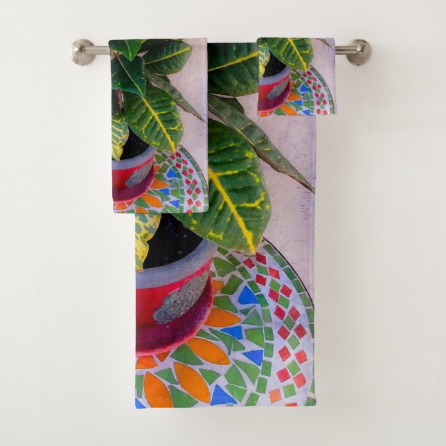 Croton en Fleur sur Serviette de Table en Mosaïque (En situation)