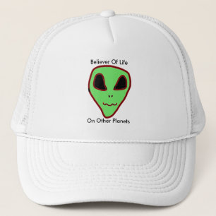 Croyant de casquette d'aliens