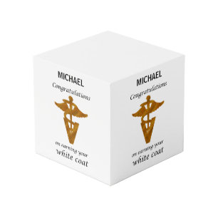 Cube Photo Cérémonie de la couverture blanche vétérinaire de