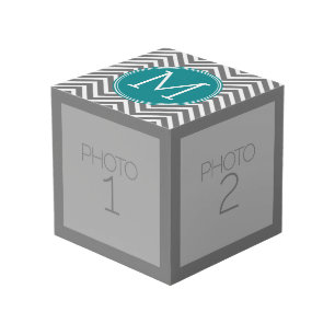 Cube Photo Chevrons gris et Turquoises - Monogramme personnal