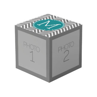 Cube Photo Chevrons gris et Turquoises - Monogramme personnal