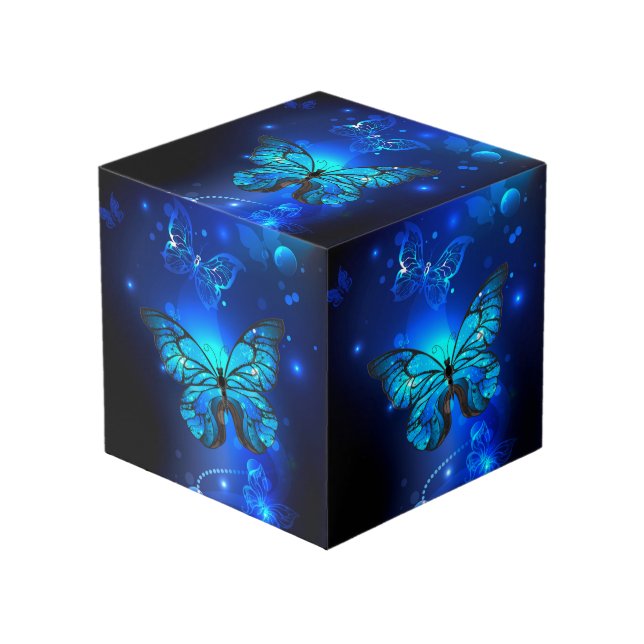 Cube Photo Morpho Butterfly in the Dark Background (Angle devant)