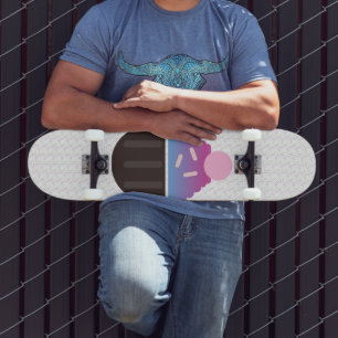 Cupcake avec glaçage nom paillettes skateboard