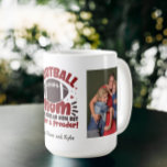 Custom 2 Photo Football Maman Mug<br><div class="desc">Score un toucher de style avec notre photo de football maman mug personnalisée! Célébrez votre dévouement au jeu et à votre joueur avec ce chef-d'oeuvre personnalisé. Avec un espace pour deux photos chères, c'est le parfait mélange de l'esprit d'équipe et de la touche personnelle. Que vous soyez en marge ou...</div>