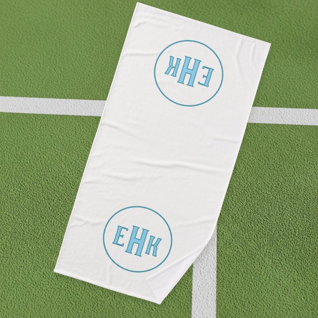 Custom White Towel with Initials (Créateur téléchargé)