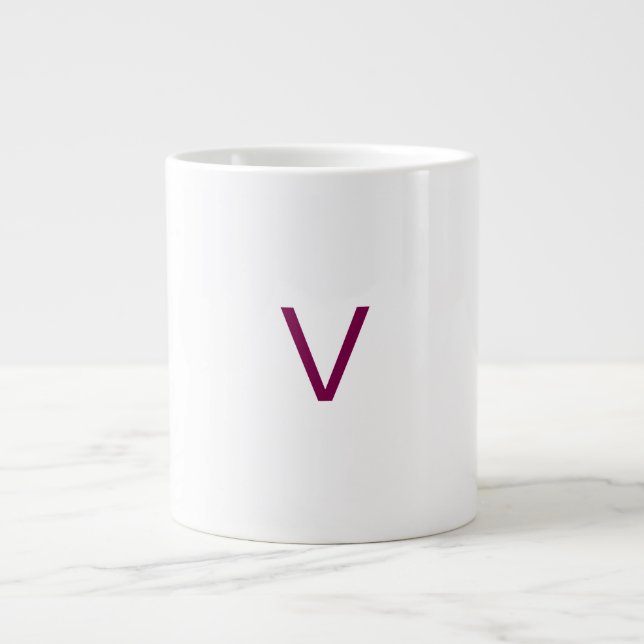 Customised letter V mug (Devant)