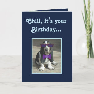 Cute Basset Hound sur la carte d'anniversaire drôl