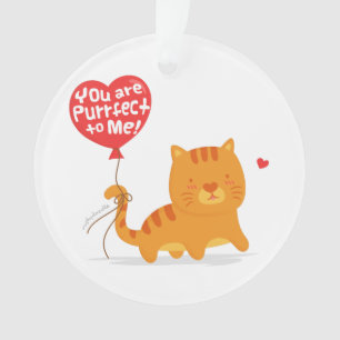 Cute Chat avec un jeu de ballon de coeur