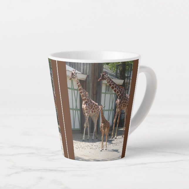 Cute Giraffe Famille Design Latte Mug (Angle droit)
