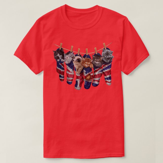 Cute Kitten Cat in Union Jack Themed Socks T-Shirt (Design devant)