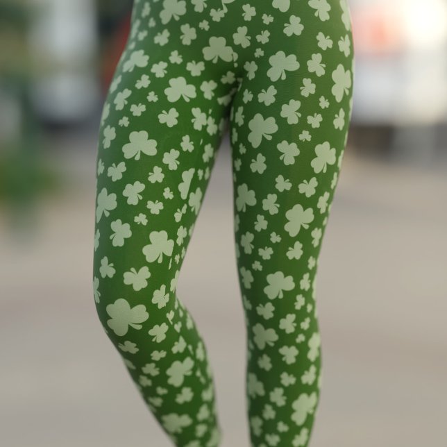 Cute Lucky Green Jour de la Saint Patrick Leggings (Have fun on St Patrick's Day in a pair of lucky shamrock leggings!)