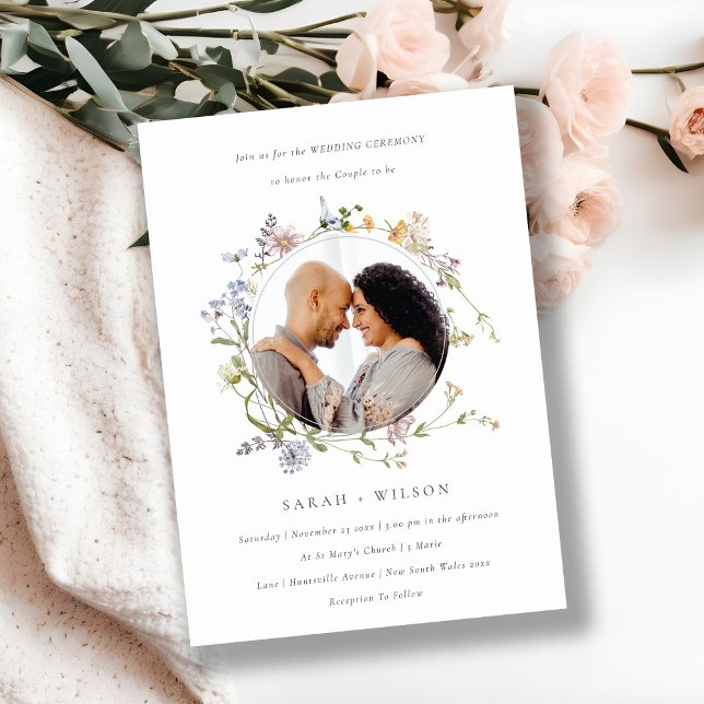 Cute Meadow Floral Wreath Mariage Photo Invitation (Créateur téléchargé)