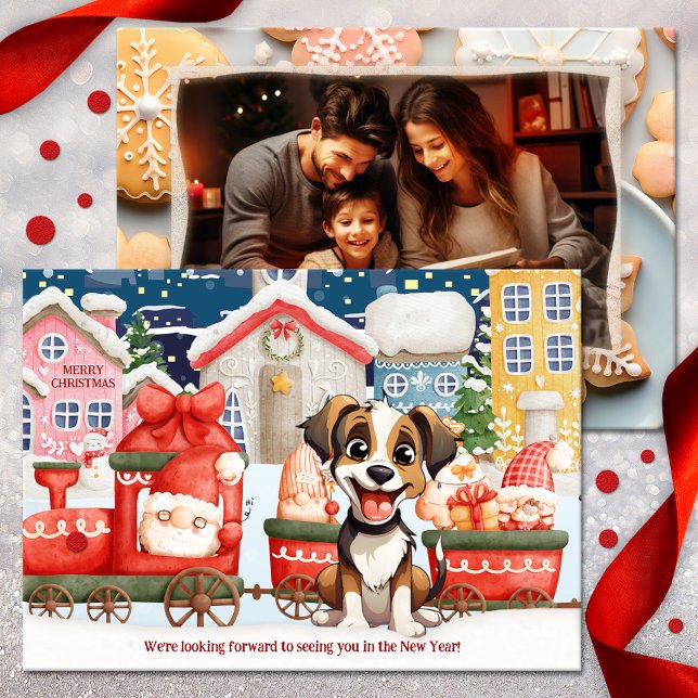 Cute pain d'épices photo Noël Carte Nouvel An (A cute Christmas and New Year holiday card featuring Santa in a gingerbread scene with a happy dog)