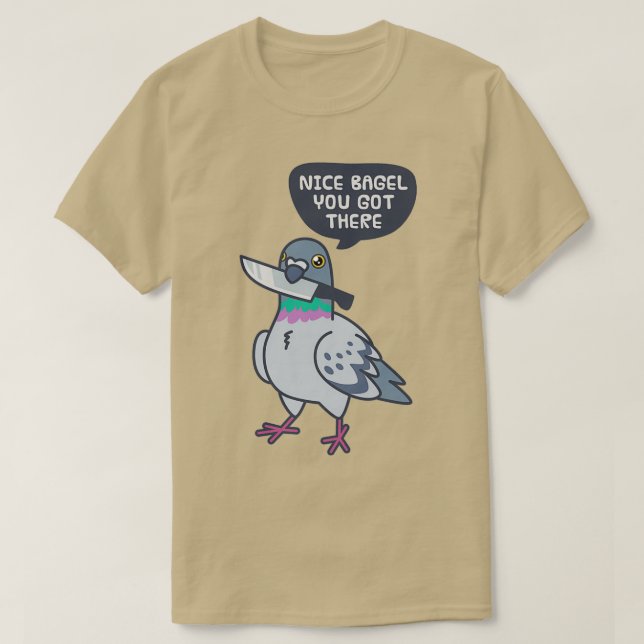 Cute Pigeon Avec Un Couteau Classique TShirt (Design devant)