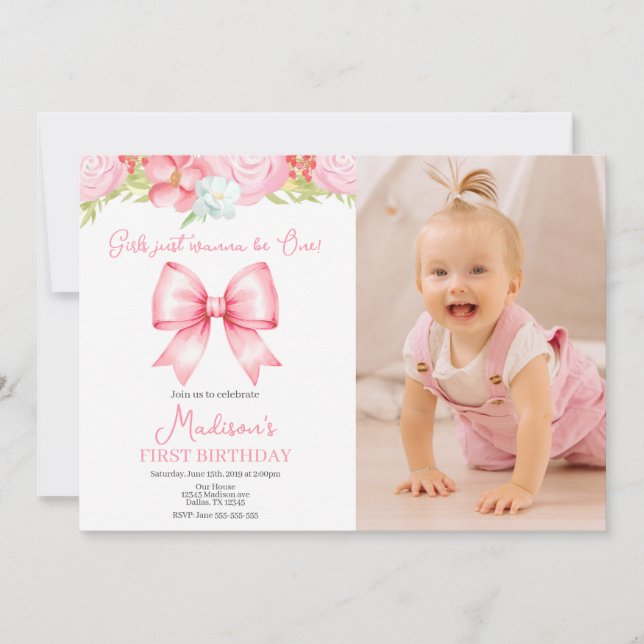 Cute Pink Bow Girl First Birthday Photo Invitation (Devant)
