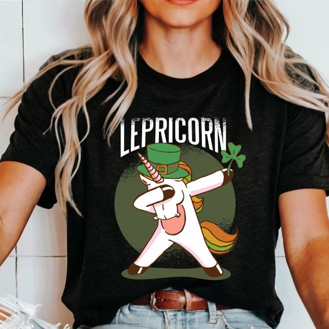 Cute Unicorn Leprichaun St. Patrick's Day T-Shirt (Créateur téléchargé)