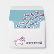 Cute Unicorne avec des arcs-en-ciel