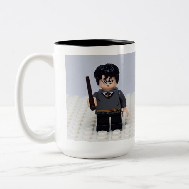 Cute Wizard Toy Figure Mug – Magic-Themed Coffee  (Gauche)