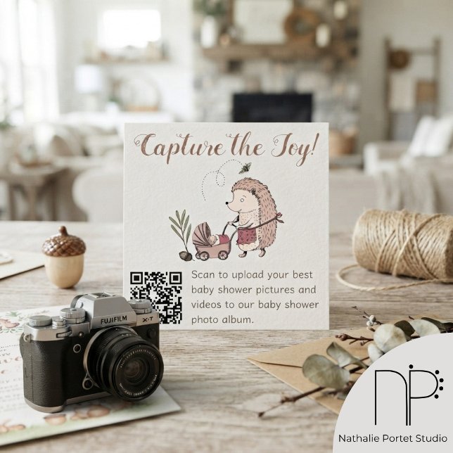 D'accompagnement Carte de code QR Forest Hedgehog Capture the Joie (Hand-drawn Forest Hedgehog Capture the Joy QR Code Card featuring autumn colors and charcoal text)