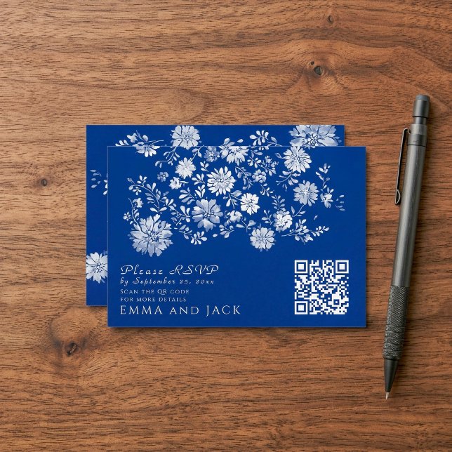 D'accompagnement Carte de détails de mariage à code QR floral bleu  (Navy Blue Floral QR Code Wedding Details Card)