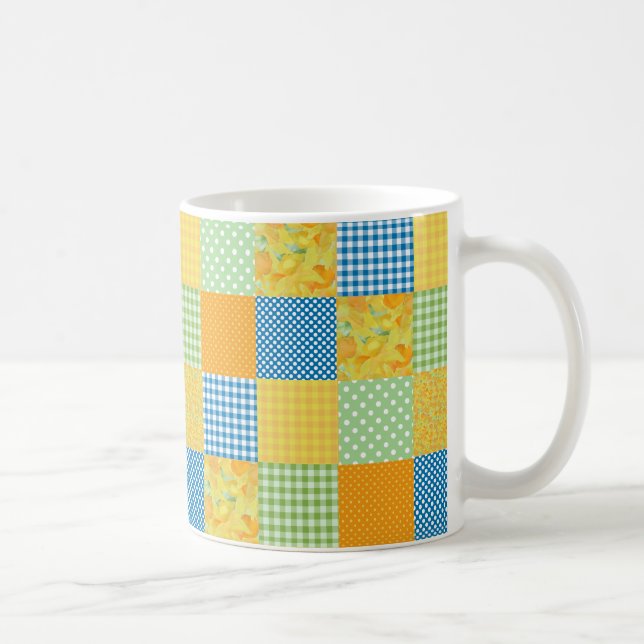 Daffodils Café Mug : Faux-Patchwork de style champ (Droite)