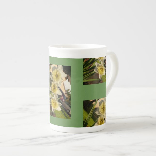 Daffoldils répéter motif mug goodfor Pâques (Devant droit)