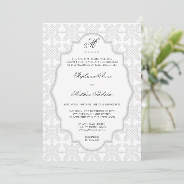 Damask Monogram Silver Grey Faire-part de mariage (Debout devant)