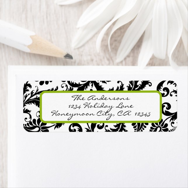 Damask Swirl Apple Green & Black Étiquette de adre (En situation)
