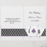 damask Vegas plié violet programme de mariage<br><div class="desc">damask Vegas purple Wedding programme,  vous devrez plier manuellement ces programmes. cliquez sur "clear" sur vous droite si vous voulez supprimer les lignes pliantes sur l'avant et l'arrière ces lignes pliantes sont données pour vous guider qu'aucun de votre texte ne tourne dans l'autre côté. Produits correspondants également disponibles.</div>