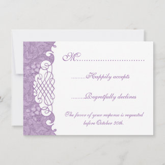 Damassé florale et carte l'épousant violette des