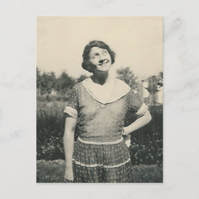 dame avec drôle look carte postale (Devant)