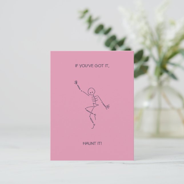 Dancing Skeleton Carte postale Halloween rose (Debout devant)