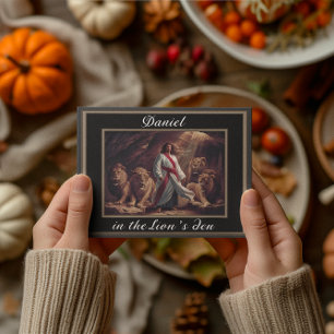 Daniel debout dans les lions den carte postale noi