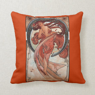 Danse de Mucha et coussin gitan