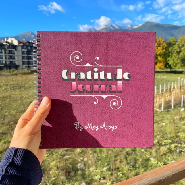Dark Magenta Nom personnalisé Gratitude Journal (My own gratitude journal, journaling in my balcony with a view to the Pirin Mountains)