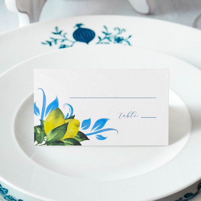 De Placement Aquarelle Citron Mariage Table Décor Carte Place (Wedding place cards feature watercolor lemons with blue and green botanicals by Victoria Grigaliunas)