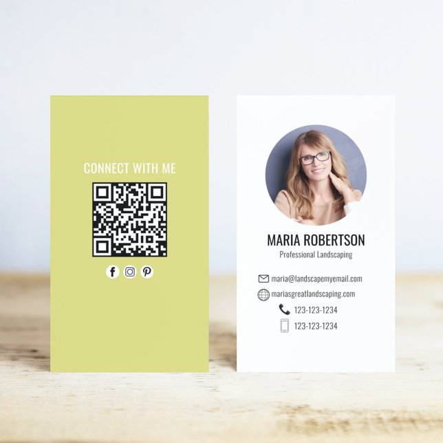 De Visite Carte Photo Code QR Entreprise Moderne Jaune (Modern photo card template with yellow and white theme.)